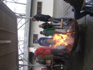 Ein loderndes Feuer erwartet uns